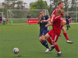 Moritz Alicke im Duell gegen die Kicker von Rot-Weiß Zerbst