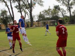 Lukas Jahner und Roberto Ritter im Luftduell