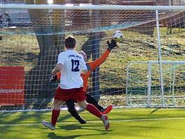 Arthur Blech erzielt das 4:0 für Turbine gegen Dölbau