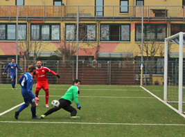 Neuzugang Benedikt Schuster scheitert an Keeper Robert Völkner