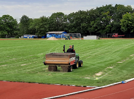 Platzpflege für den Rasenplatz