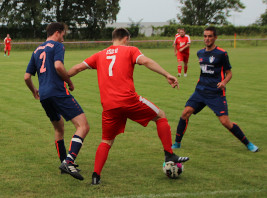 Alexander Abts (li.) und Diego Kasparek mit doppeltem Zugriff bei der ESG