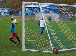 Turbine E2-Junioren erzielen das 3:0 gegen den VfL Halle 96 II